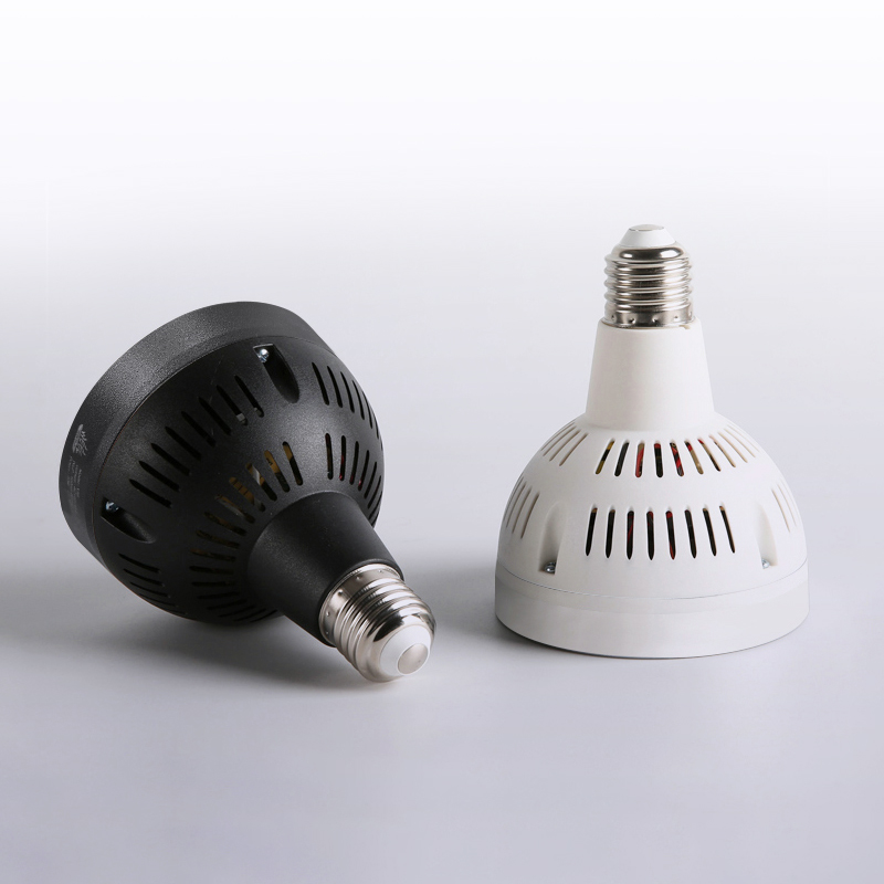 Y30SE Lampadina per coltivazio - Grow Light Led recensione e prezzo