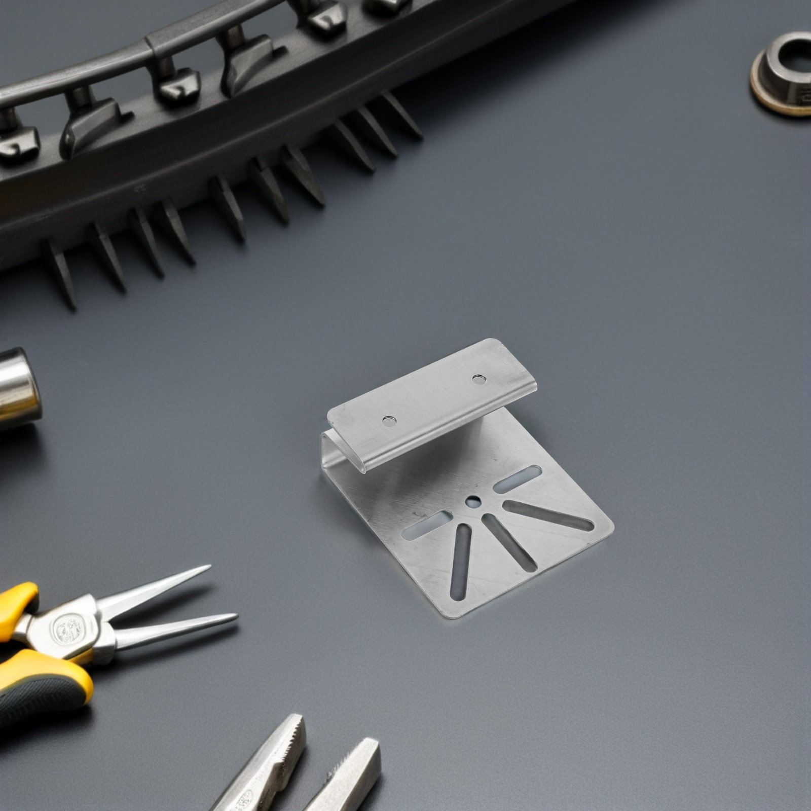 Supporto in acciaio inossidabi - Eufy Camera S340 recensione e prezzo